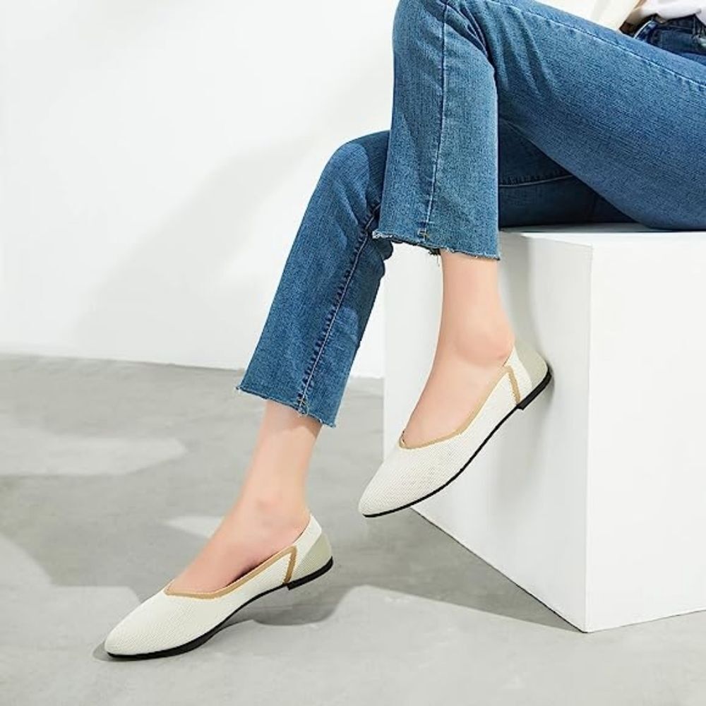 (24-2858)  Women Shoes Pointed Toe Comfortable Flats Sz 42 (11.5)